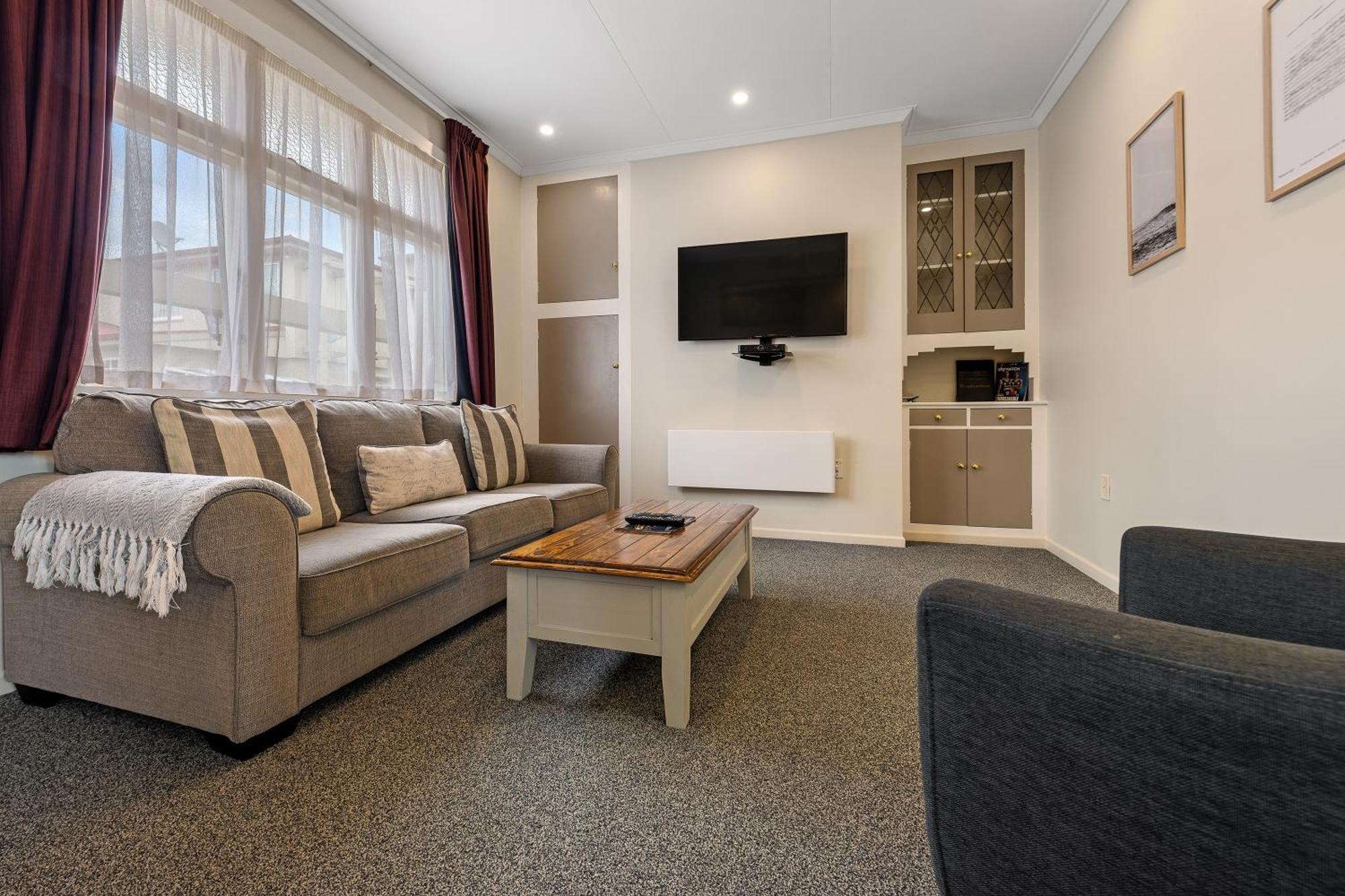 Tower Lodge Motel 인버카길 외부 사진