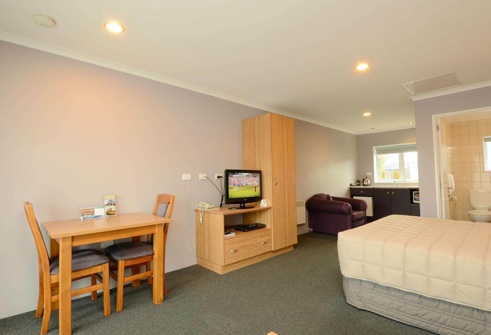 Tower Lodge Motel 인버카길 외부 사진