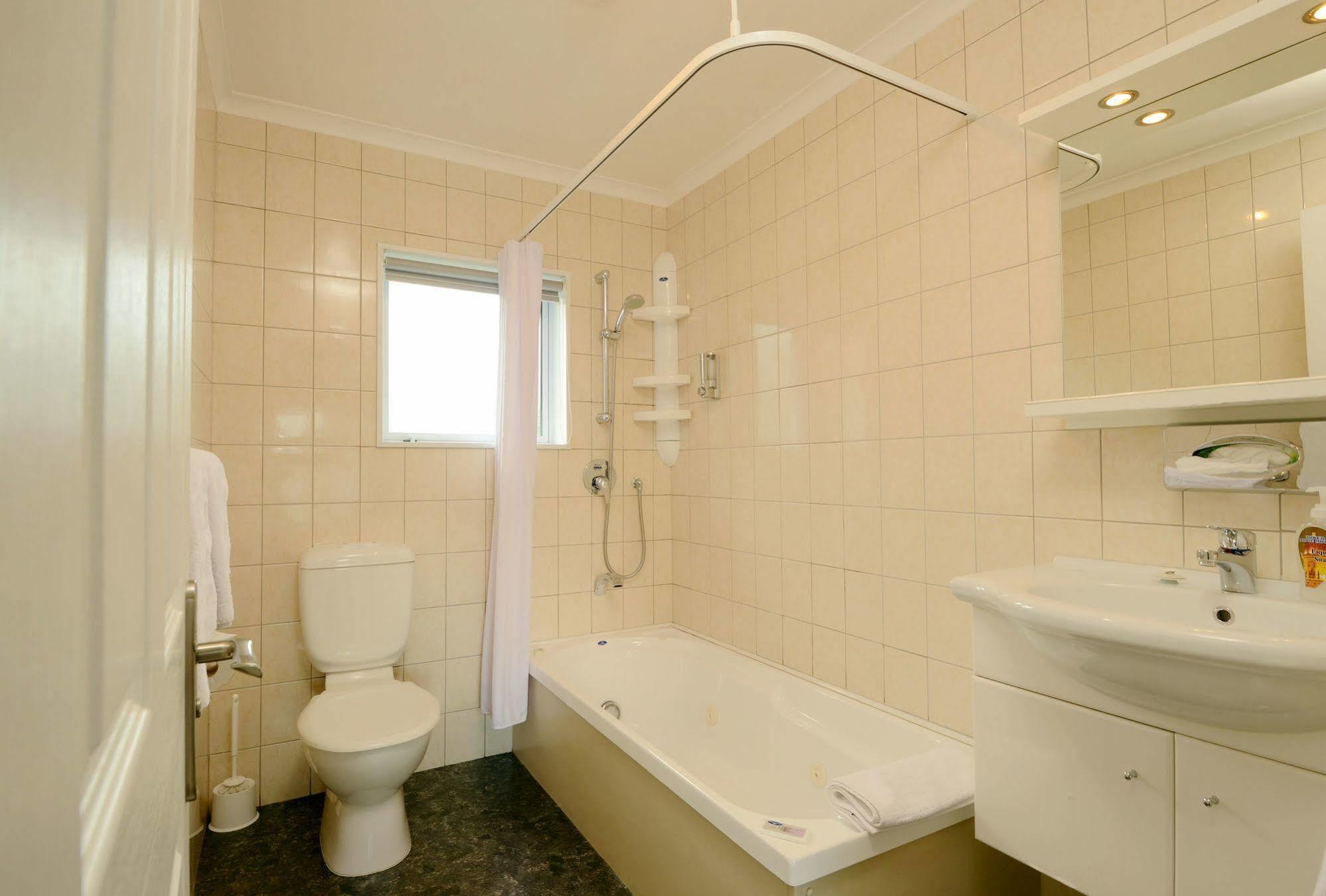 Tower Lodge Motel 인버카길 외부 사진