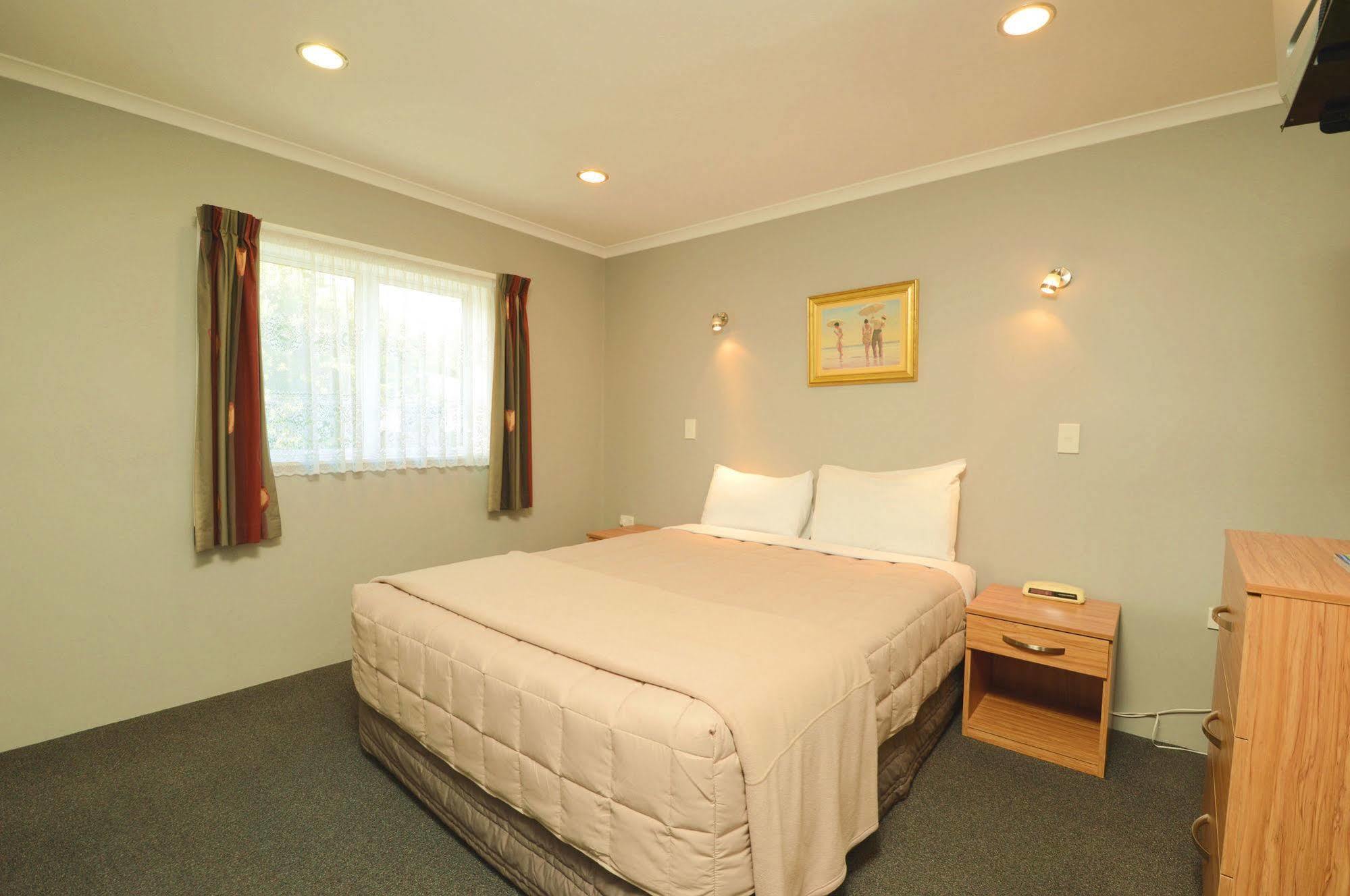 Tower Lodge Motel 인버카길 외부 사진
